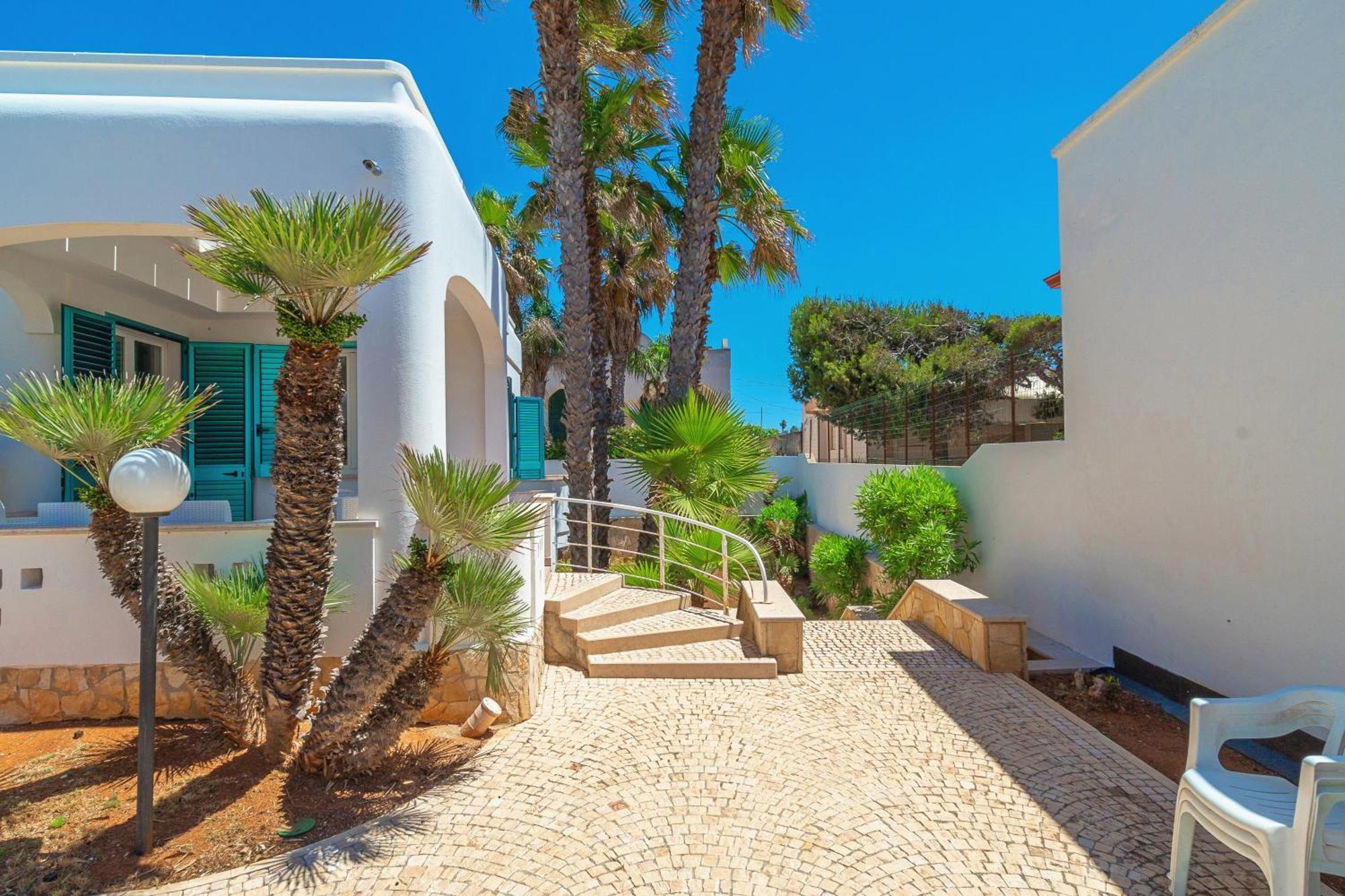 Residence Oasi Sul Mare Torre Suda Exterior foto